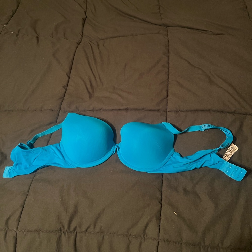 34 D Blue Victoria Secret t-shirt lightly lined demi bra